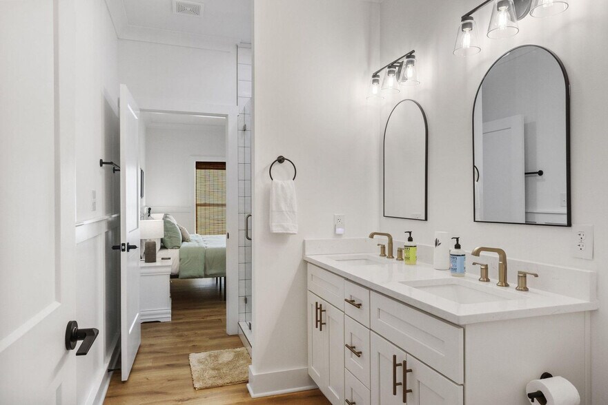 Building Photo - 93 Snyder Dr