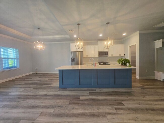 Building Photo - Beautiful 3-Bedroom, 2.5 Bath Home in Desi...