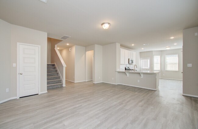 Building Photo - 8411 Beacon Bay Cir