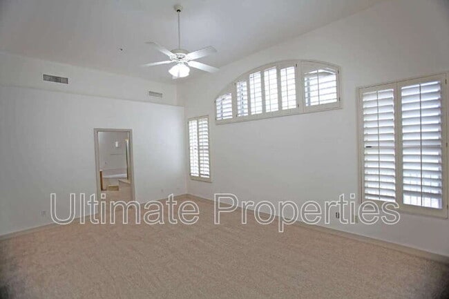 Building Photo - 13872 E Kalil Dr