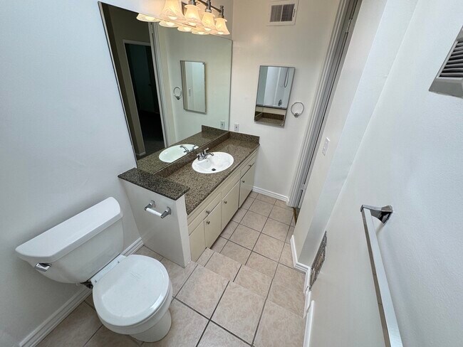 Building Photo - 11500 Rochester Ave