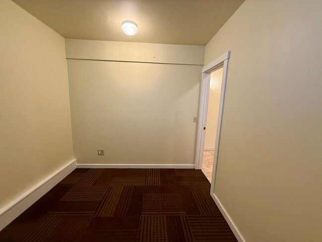 Building Photo - Lakeridge Home