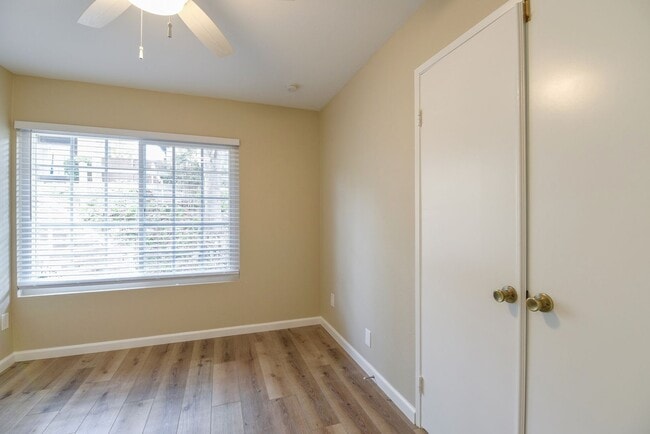 Building Photo - Welcome to this stunning 4-bedroom, 3-bathroom home in Tierrasanta