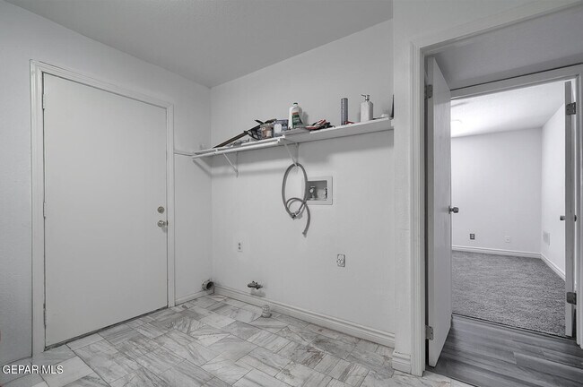 Building Photo - 9709 Vallarta Dr