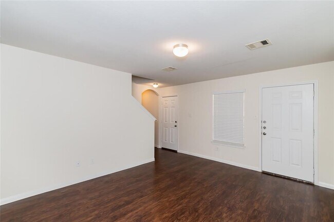 Building Photo - 2803 Junction Dr