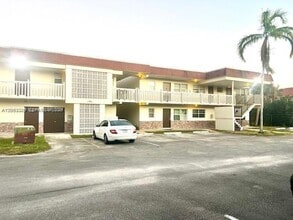 Building Photo - 4165 SW 67th Ave