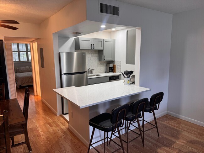 Building Photo - 2565 S Ocean Blvd