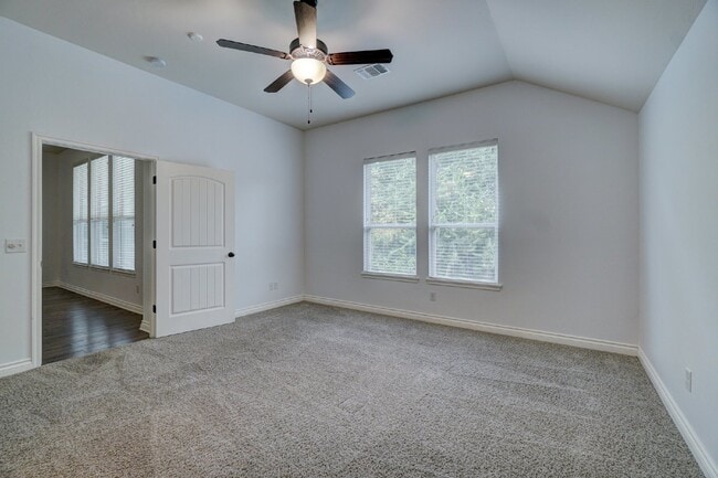 Building Photo - 3900 Sierra Vista Way