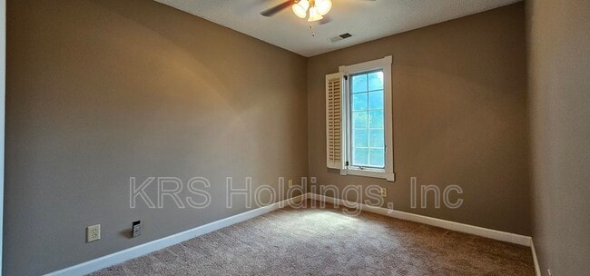 Building Photo - 200 Mainsail Dr