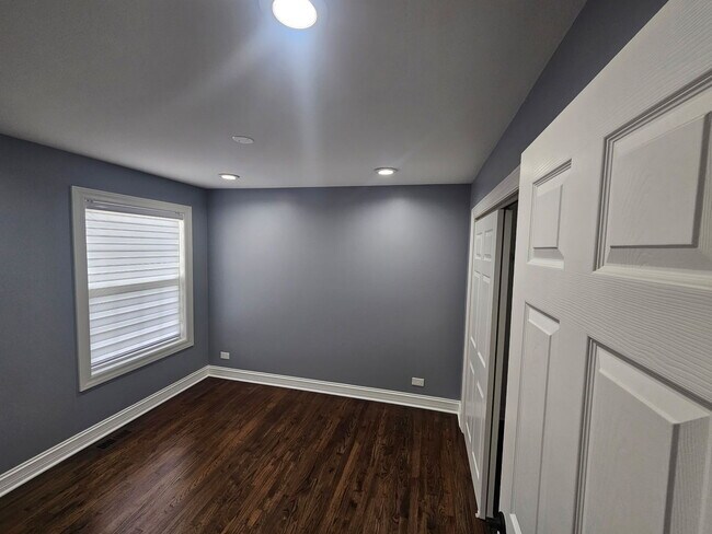 Building Photo - 1414 Hampshire Ct