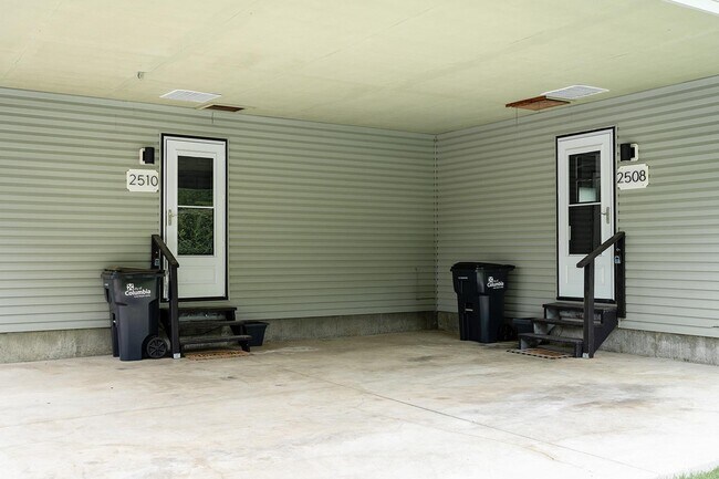 Building Photo - 2510 Braemore Rd