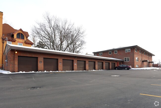 Building Photo - 48 E Main St