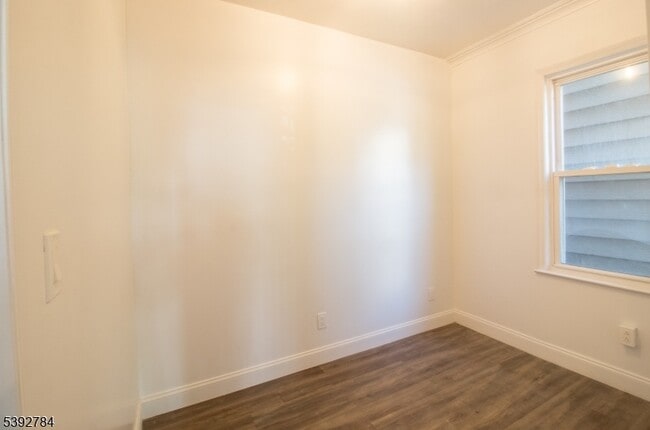 Building Photo - 93 21st St
