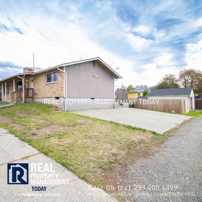 Building Photo - 1202 S 54th St