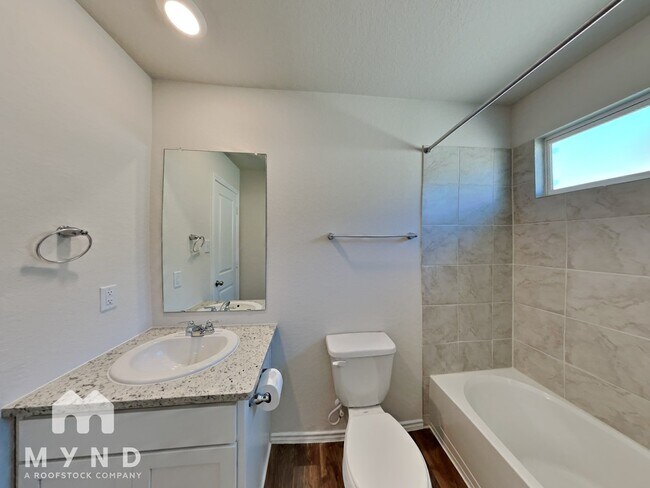 Building Photo - 918 Andean Emerald