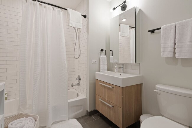 Building Photo - 29 S LaSalle St