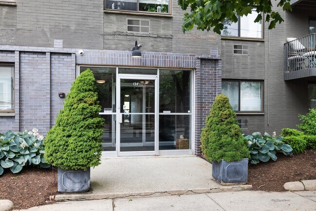 Building Photo - 134 Summer St