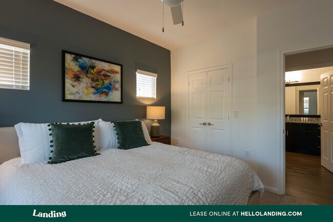 Building Photo - 420 W Slaughter Ln