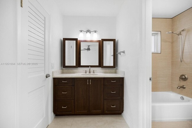 Building Photo - 2045 SW 125th Ct