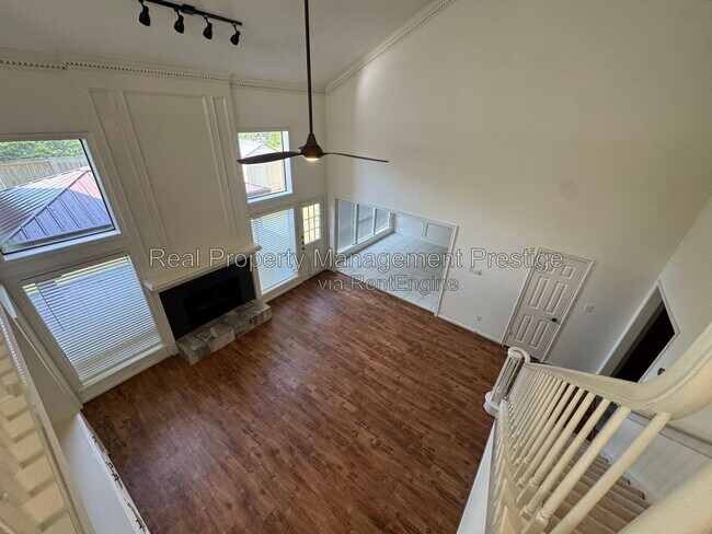 Building Photo - 15907 Spring Forest Dr