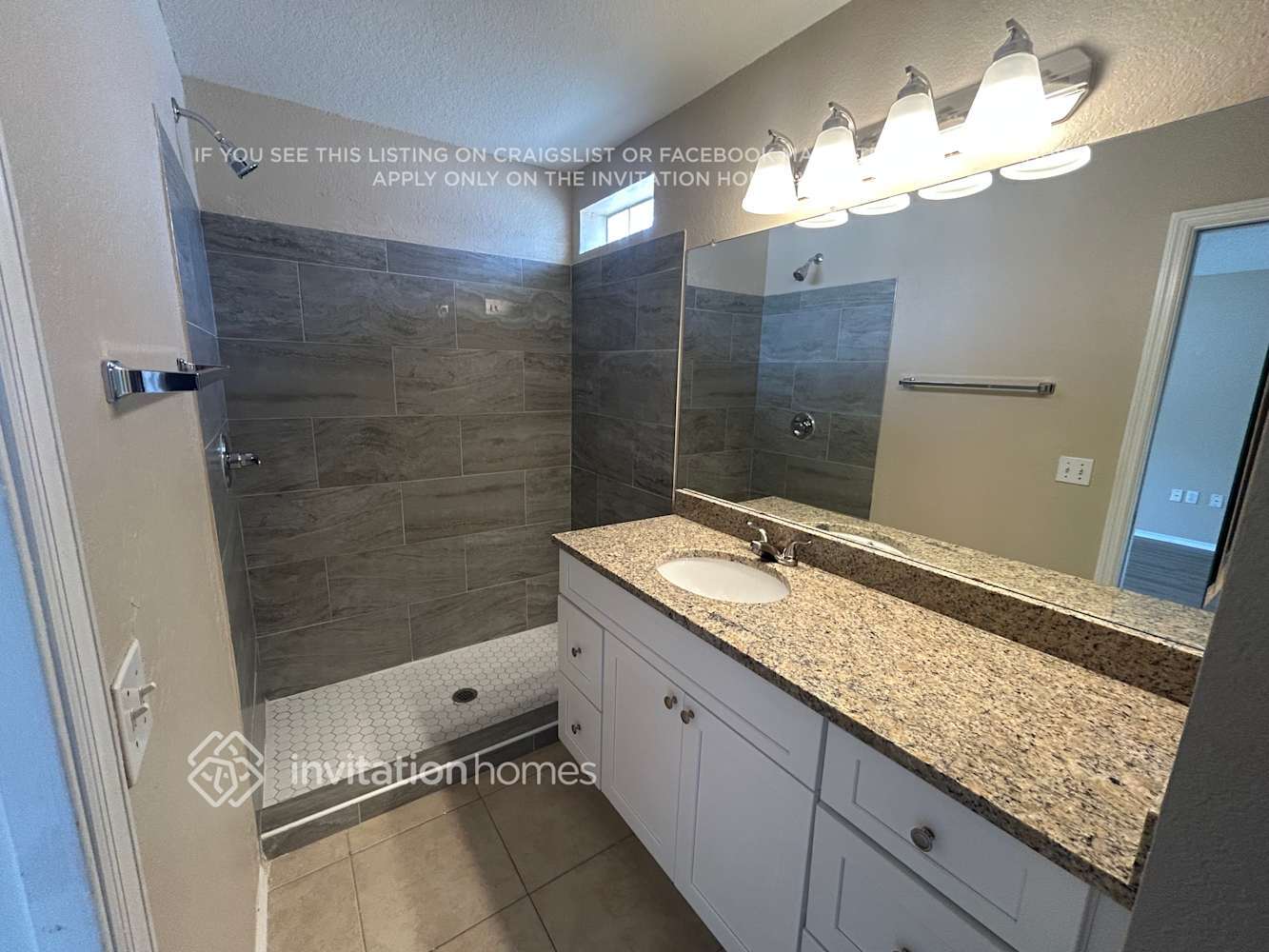Building Photo - 5261 English Dr