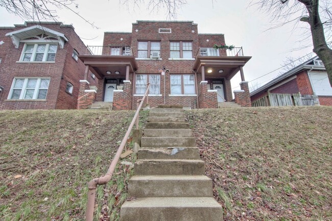 Building Photo - 307-309 Eichelberger