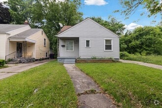 Building Photo - $1500 5 bedroom 2 bath
