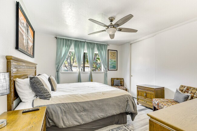 Building Photo - 265 Loma Alta Dr