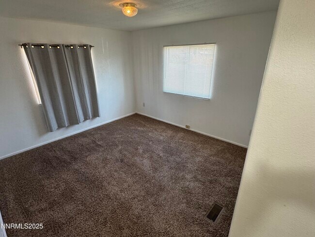 Building Photo - 2775 Snapdragon Wy