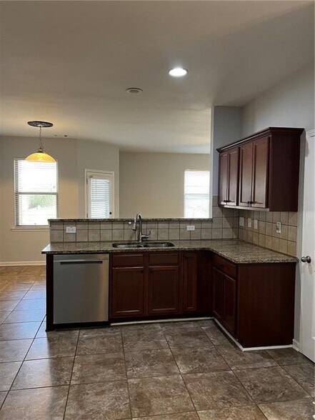 Building Photo - 254 Shaw Dr