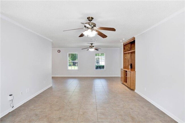 Building Photo - 2704 Woodcliff Dr E