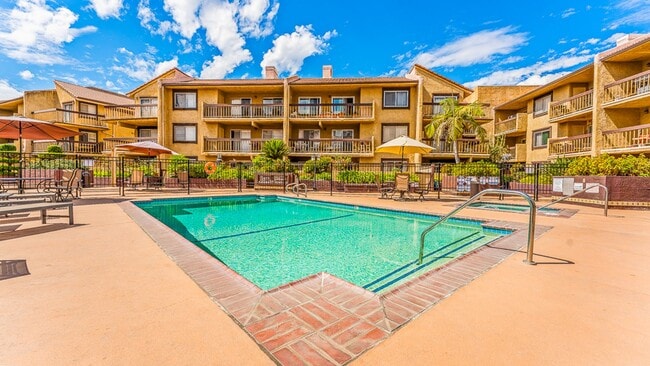 Building Photo - Beautiful Mountain Condo. 3 Bed-2Bath