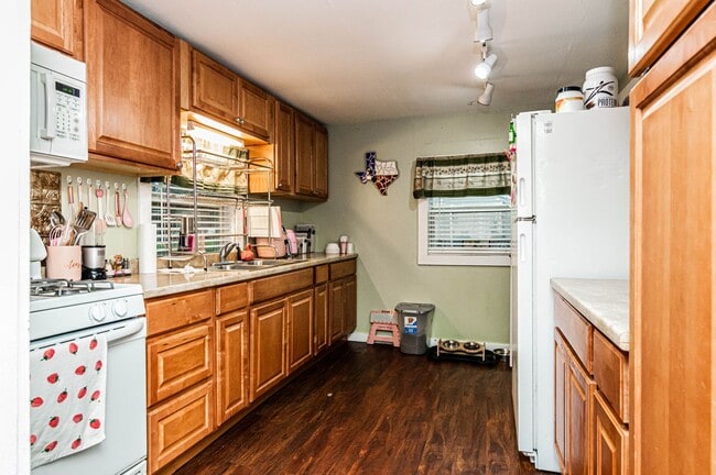 Building Photo - Please View 3D Virtual Walk-Through Before Scheduling a Showing