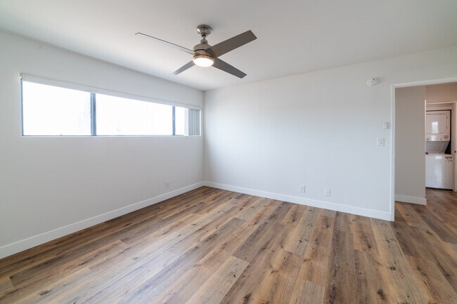 Building Photo - 2233 Ridgeley Dr