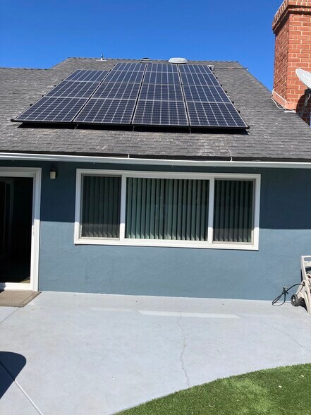 Building Photo - 20428 Roslin Ave