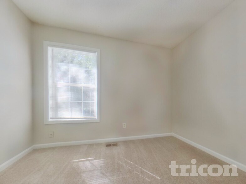 Building Photo - 2901 Pavia Cir