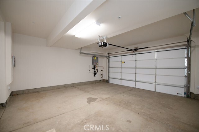 Building Photo - 298 Tank