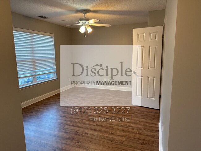 Building Photo - 273 Vining Way