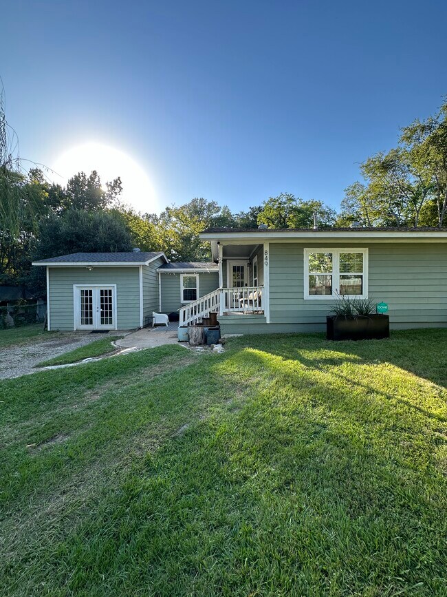 Building Photo - 849 N Third St