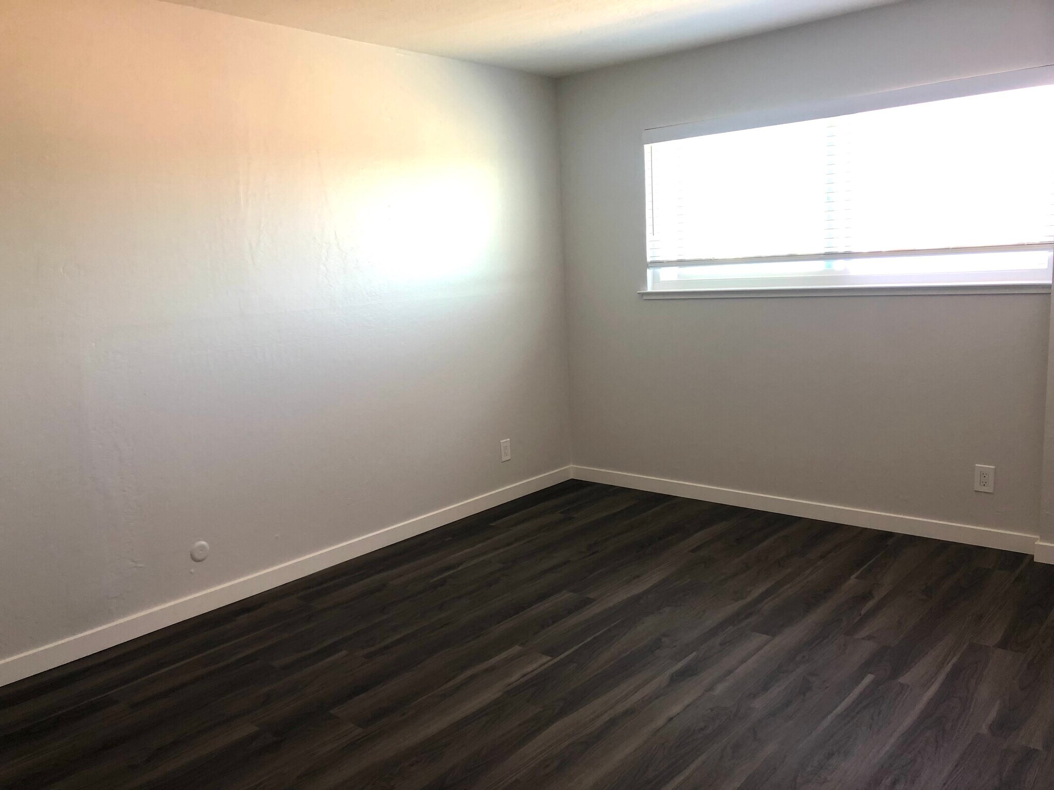 Building Photo - 504 Richmond Dr