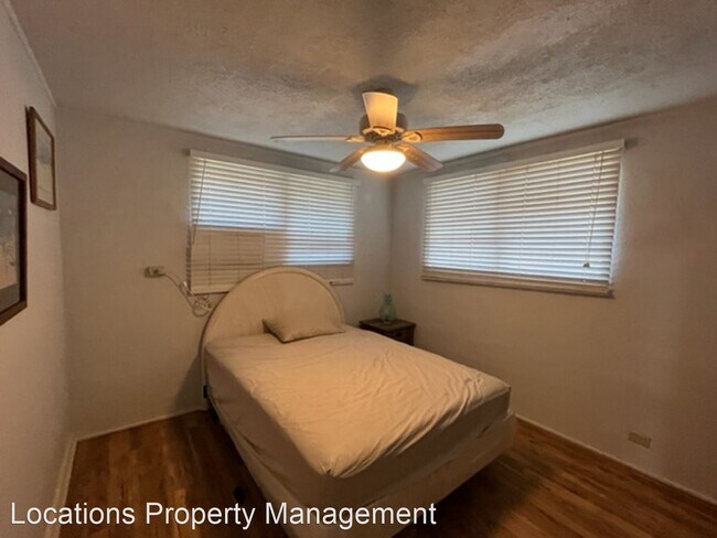 Building Photo - 3 br, 1.5 bath House - 68-252 Au Street