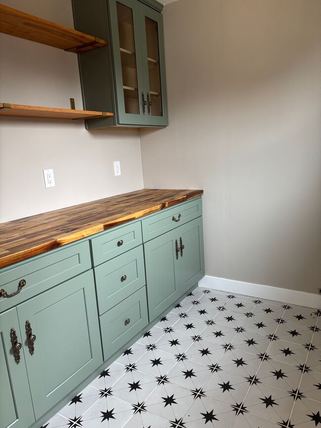 Building Photo - 2019 Andreo Ave