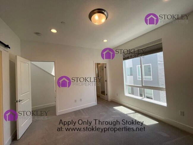 Building Photo - 1543 Longitude Dr