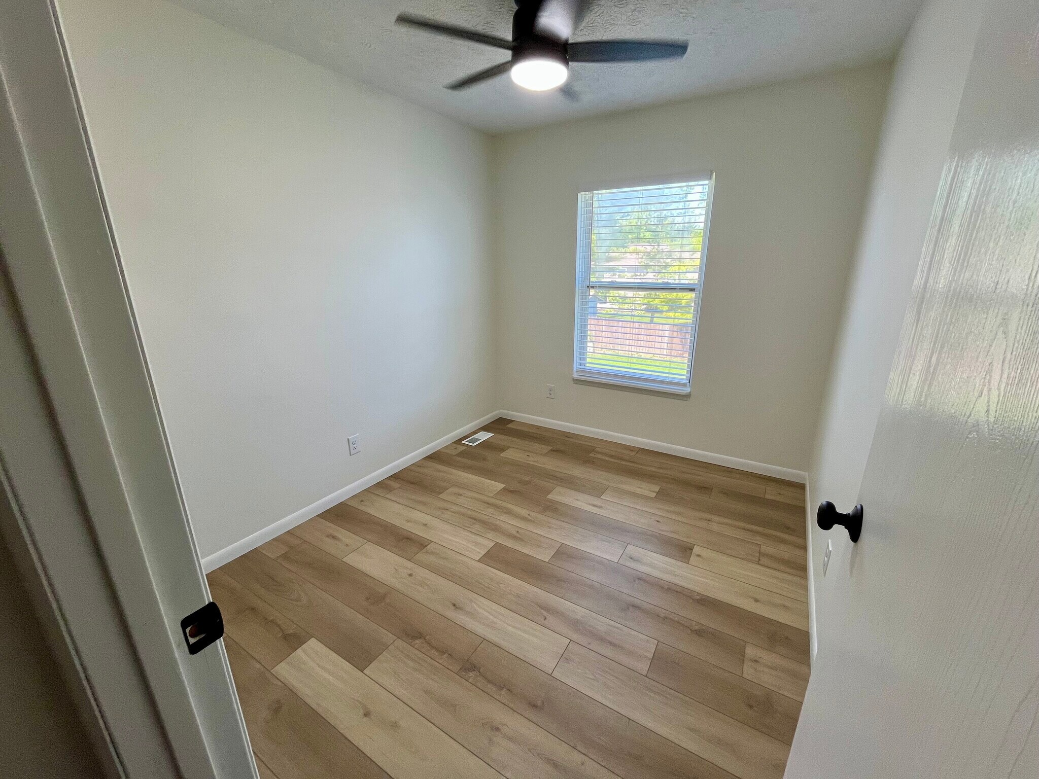 Bedroom 3 - 4895 Drayton Rd