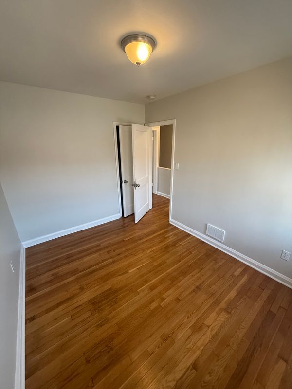 Building Photo - 5512 Northwood Dr