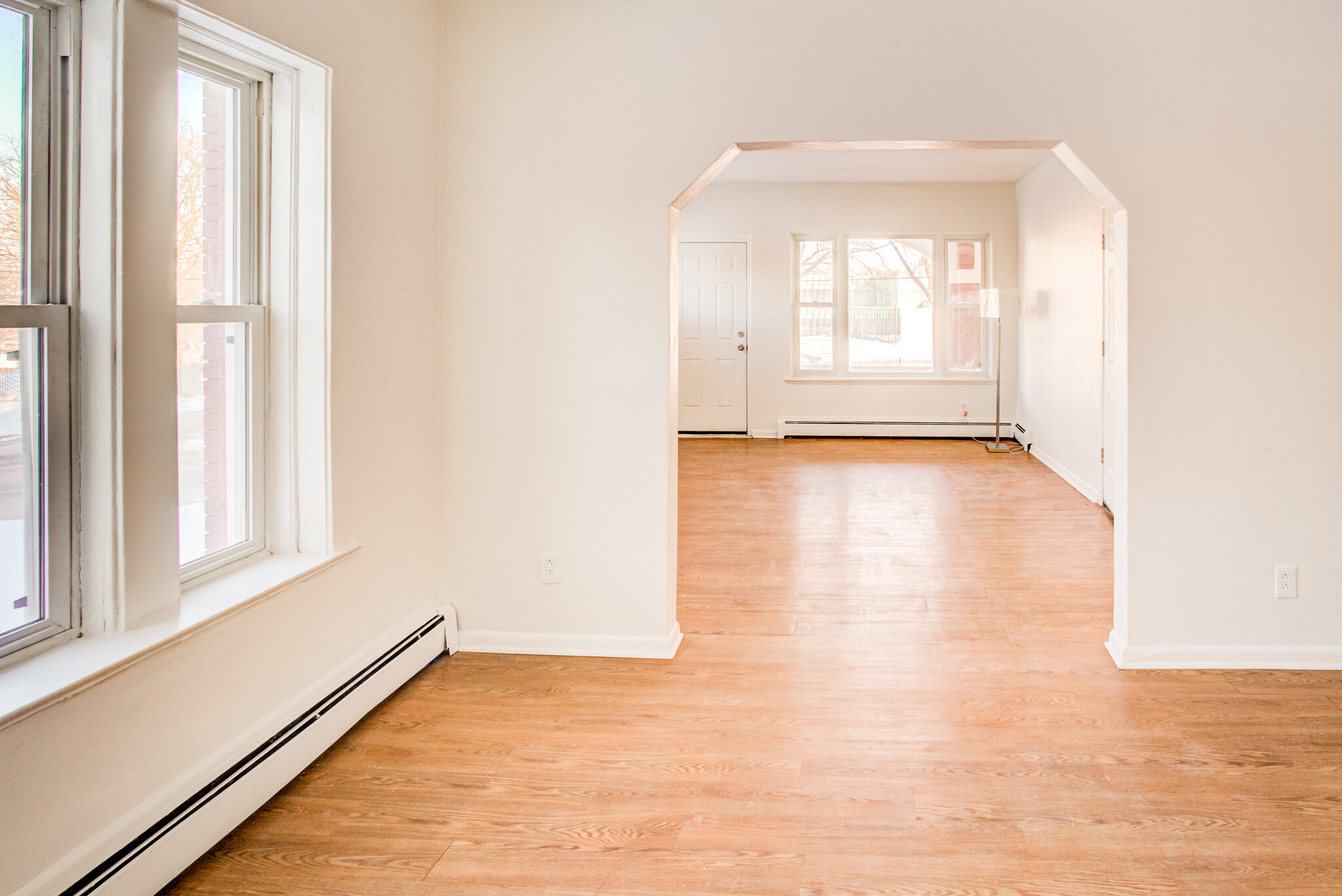 Great Living/Dining room with front porch! - 1830 E 101st St