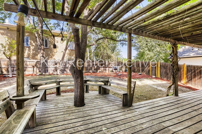 Building Photo - 2493 Eaton St