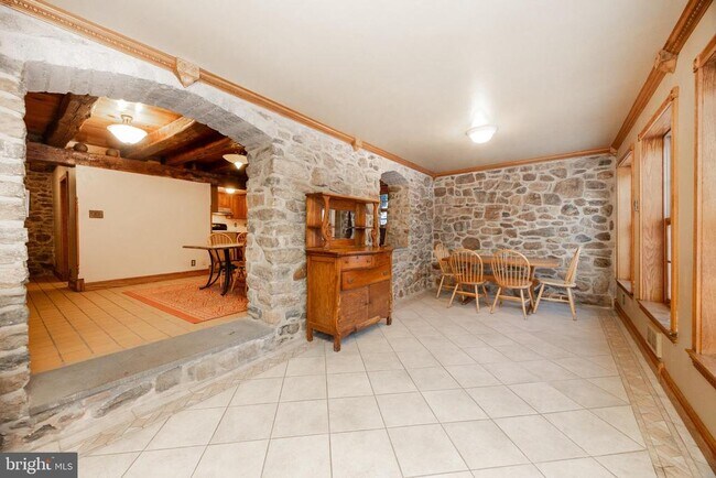 Building Photo - 2568 Pike Ave