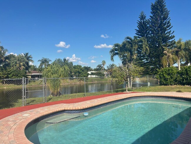 Building Photo - 10935 Gable St