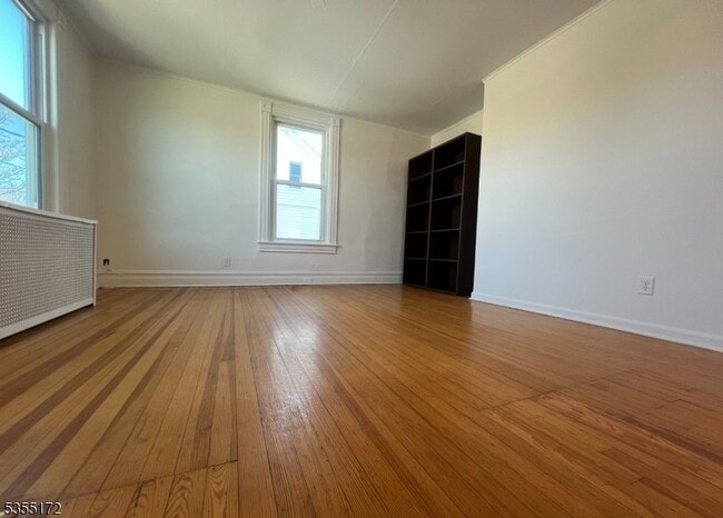 Building Photo - 19 E Hanover Ave